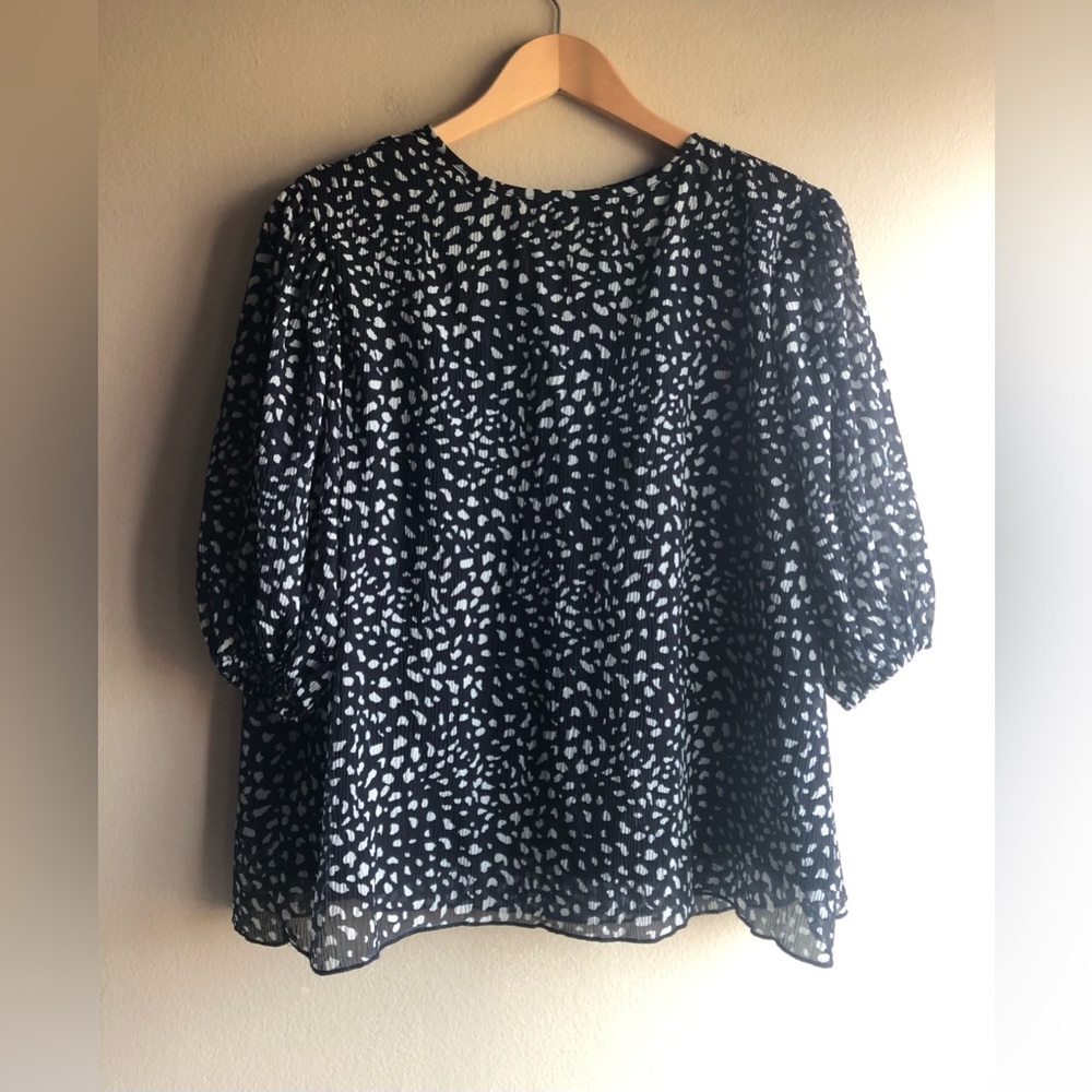 Wild Pony Women’s White Black Blouse Size Medium